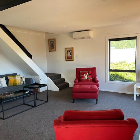 Views On Parry - Lake Hawea Holiday Home Eksteriør billede