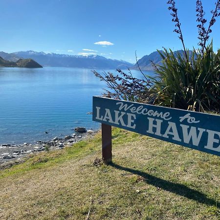 Views On Parry - Lake Hawea Holiday Home Eksteriør billede