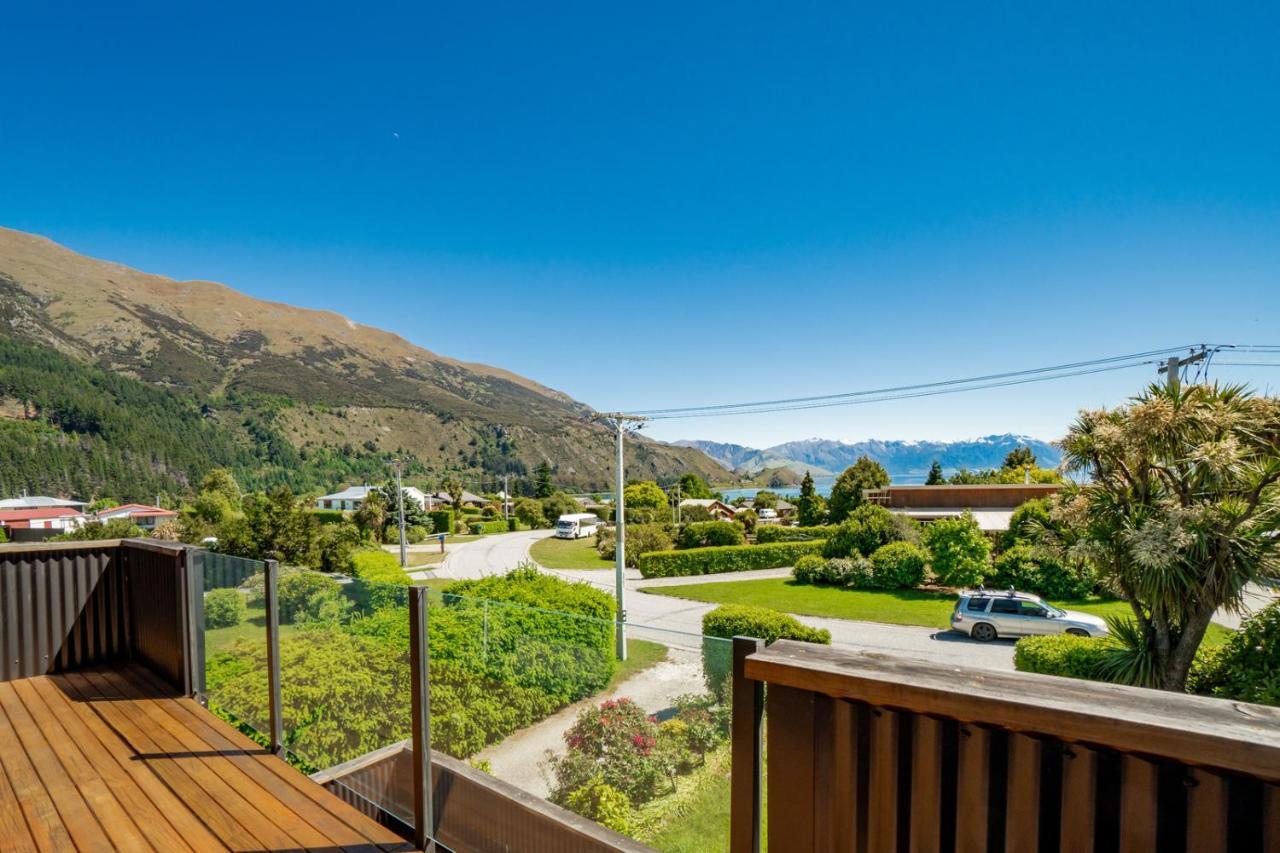 Views On Parry - Lake Hawea Holiday Home Eksteriør billede