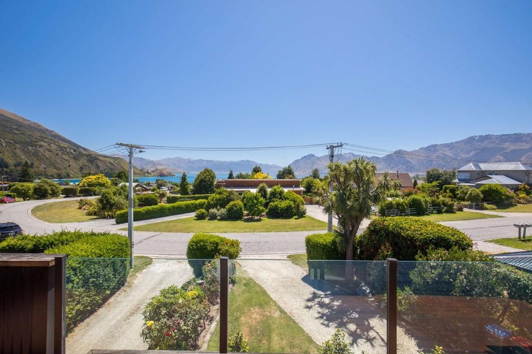 Views On Parry - Lake Hawea Holiday Home Eksteriør billede