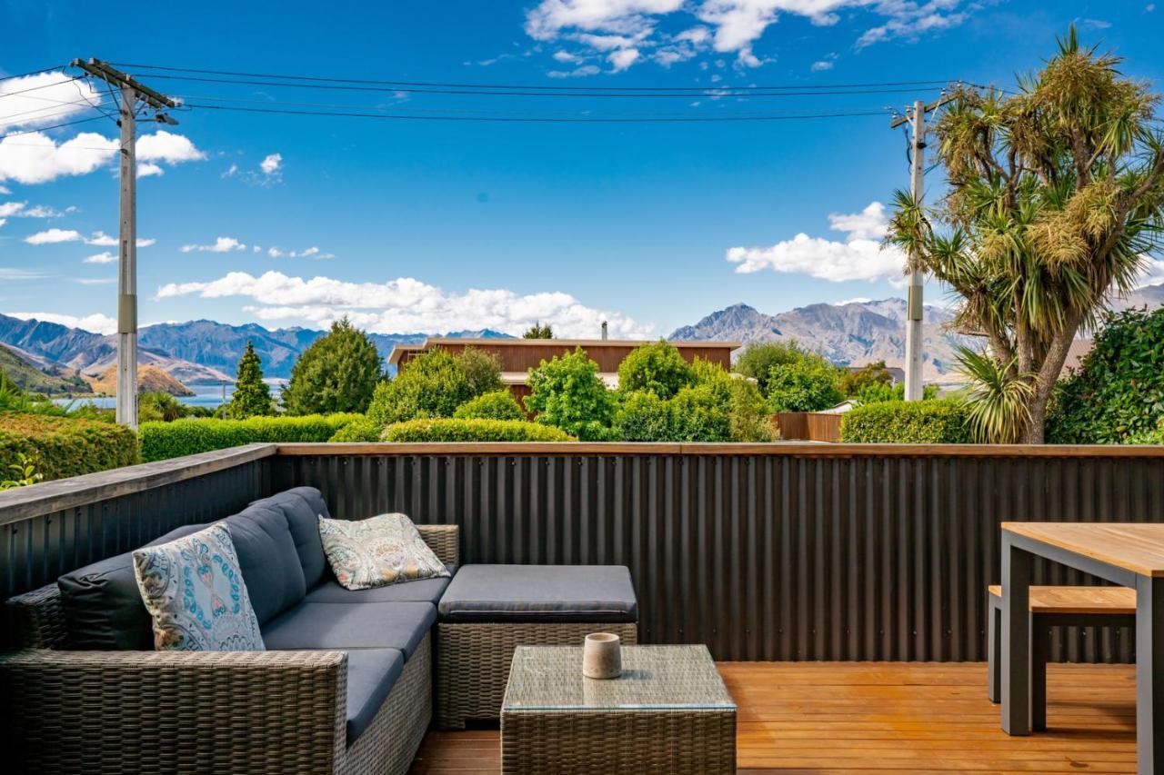 Views On Parry - Lake Hawea Holiday Home Eksteriør billede