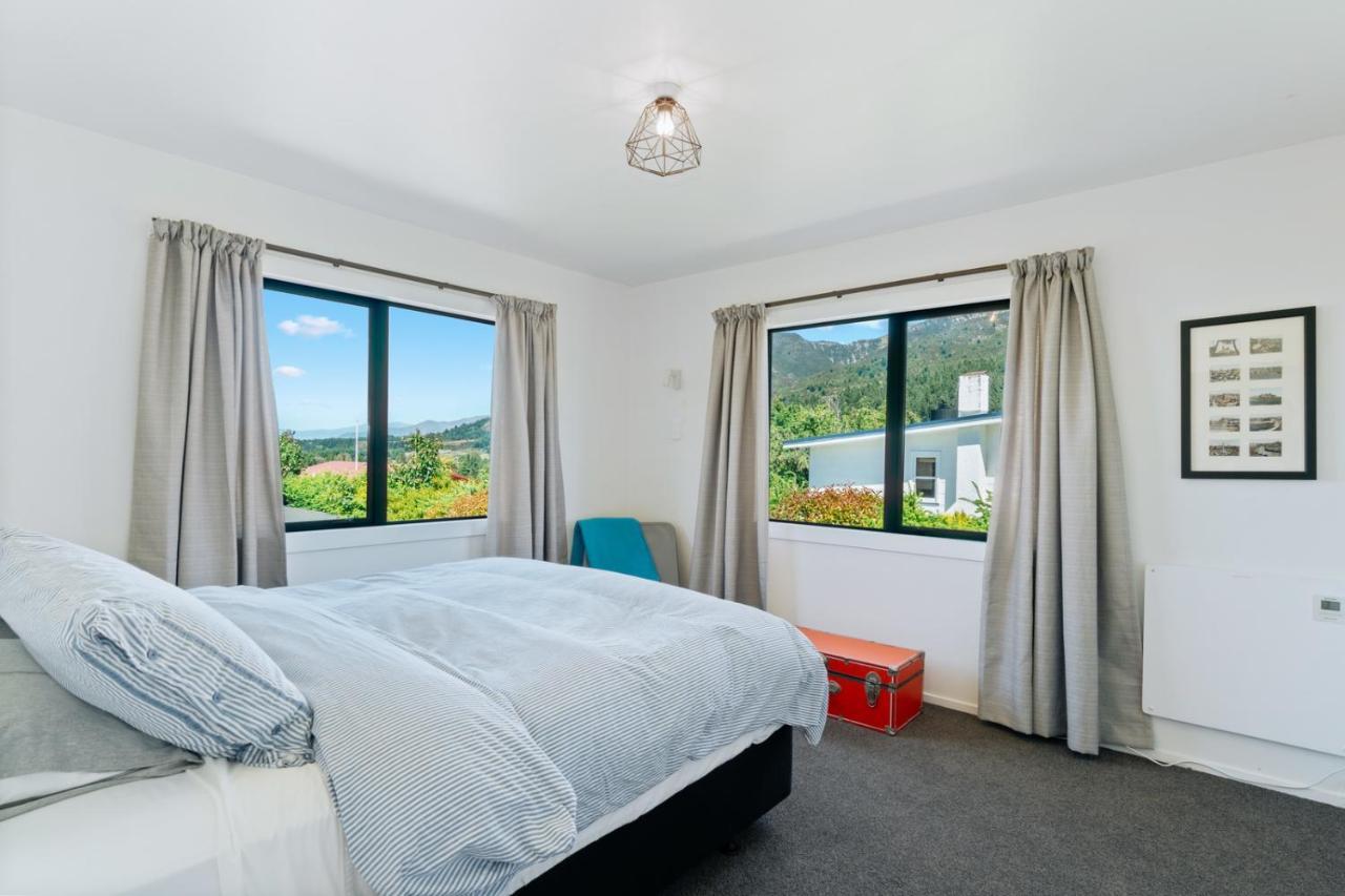 Views On Parry - Lake Hawea Holiday Home Eksteriør billede