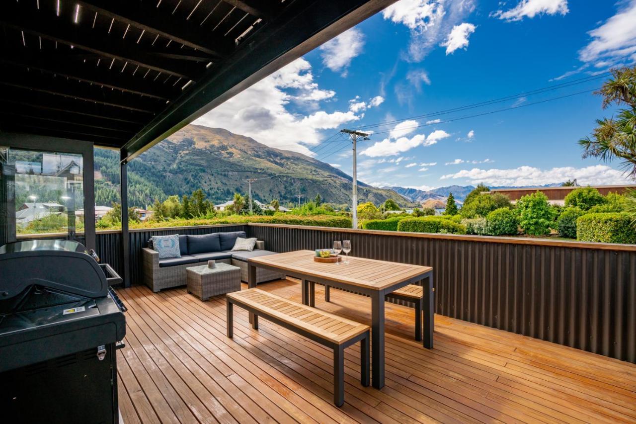 Views On Parry - Lake Hawea Holiday Home Eksteriør billede